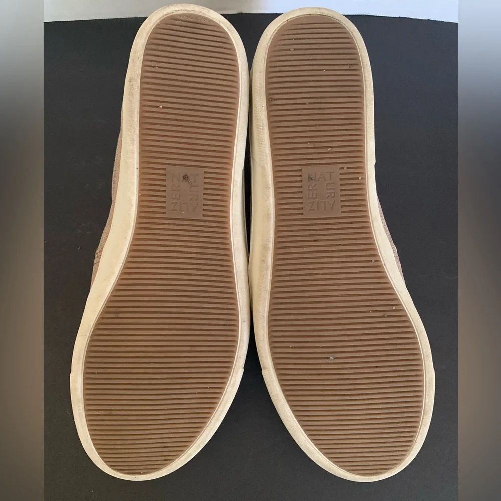 Naturalizer Loafers Women’s 10M Tan Slip-On Textured Leather Padded Insole